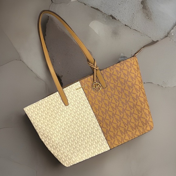 Michael Kors Handbags - Michael Kors Jet Set Tote Bag Two-Tone MK Signature Logo Shoulder Bag Medium